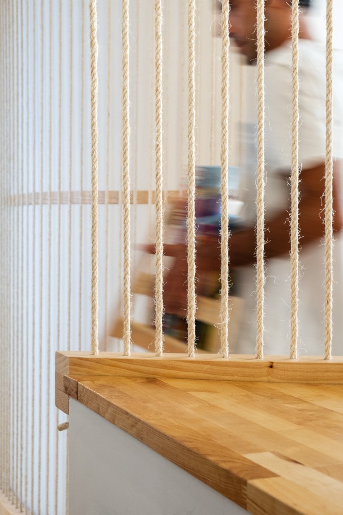 Vivienda contemporánea diseñada por GYRA Architects tras una reforma integral de diseño.