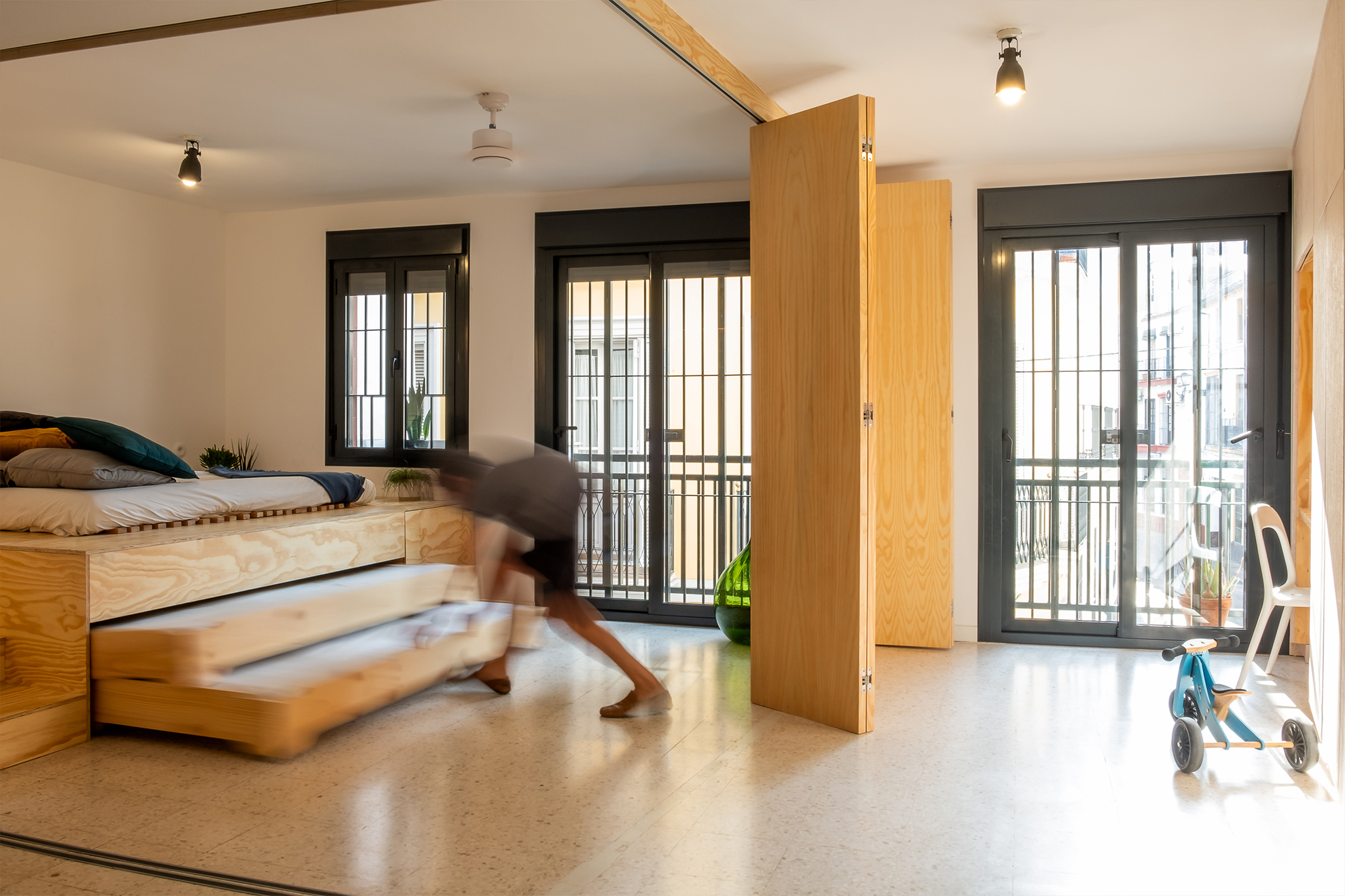Camas apilables en Casa Homeping diseñada por GYRARCHITECTS.