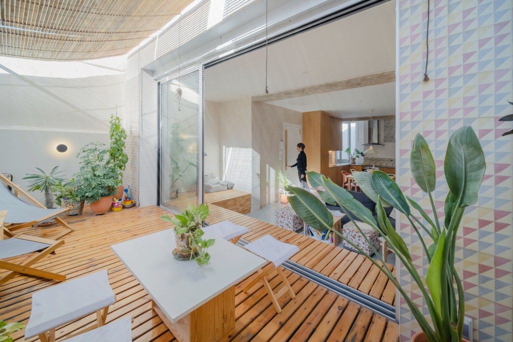 Casa Raw.